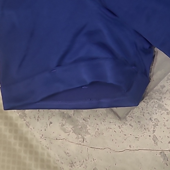 Lightweight Split-Back Training T-Shirt Nwot Size 6 - Picture 3 of 11